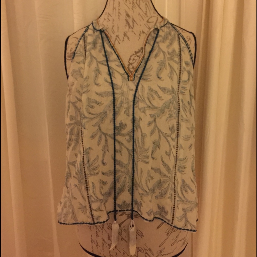 New with tags Love Stitch Shirt